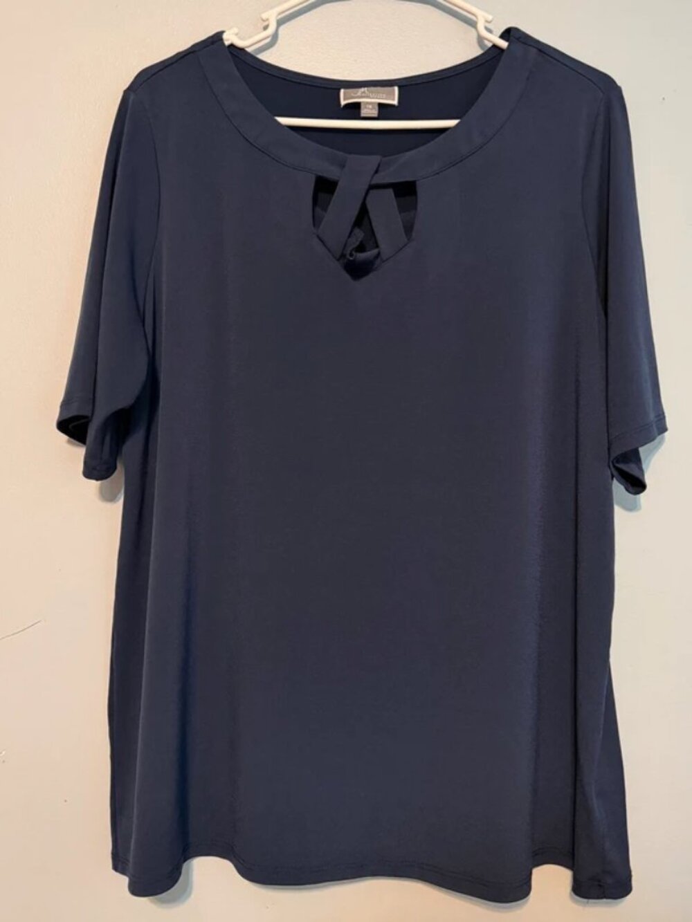 Women’s 1X JM Collection Navy Keyhole Neck Short Sleeve Tunic